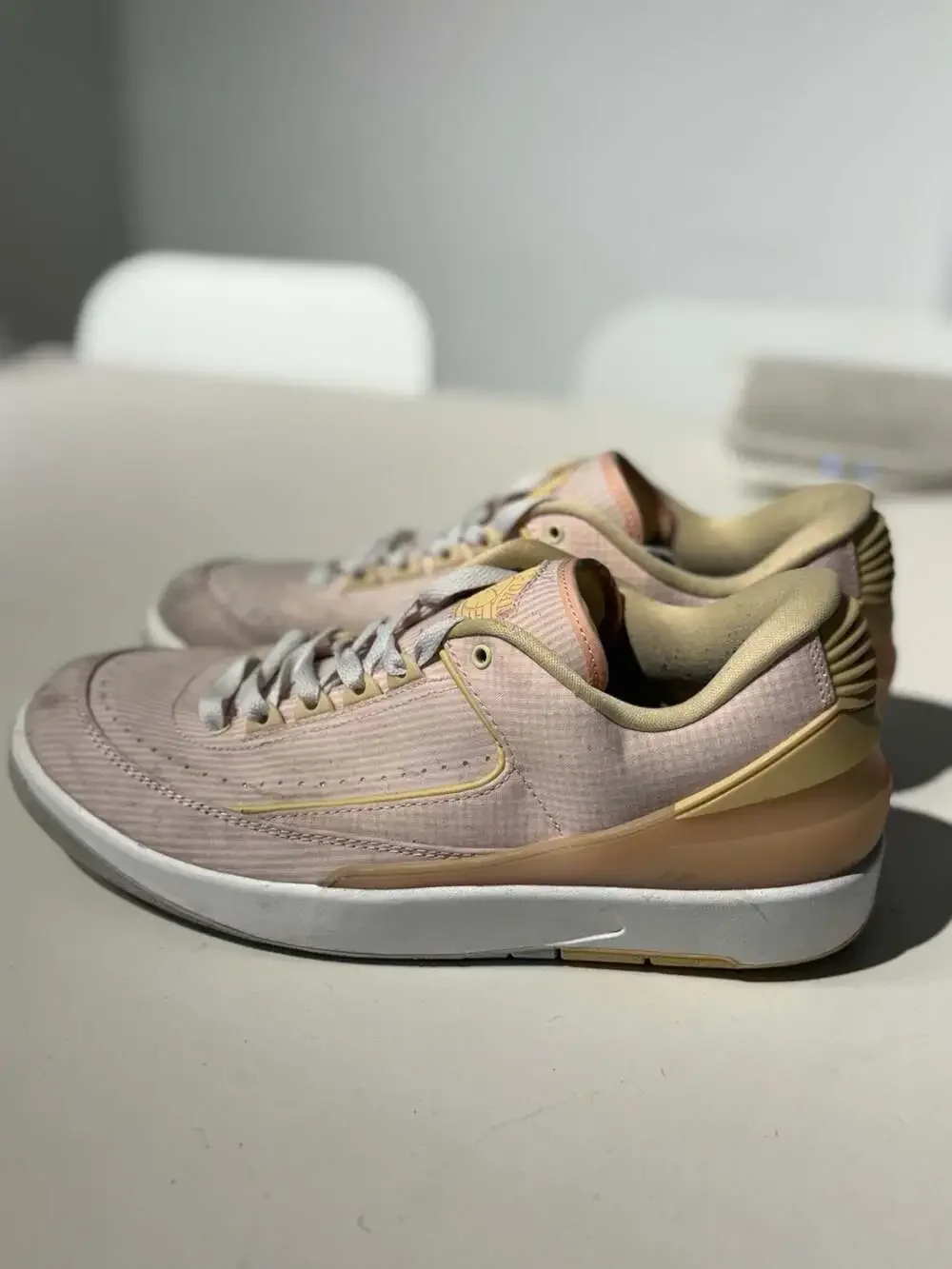 Air Jordan 2 Retro Low Seersucker Atmosphere Pale Vanilla DX6930-600